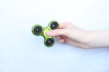 jouet anti stress  spinner à main pour enfant et adulte