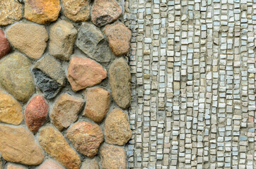 Wall with various finishes with natural stone