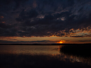 Obraz premium Sunset on the lake