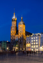 Fototapeta na wymiar St. Mary's Church on Main Square of the Old Town of Krakow