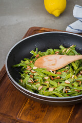 Green beans with roasted almonds