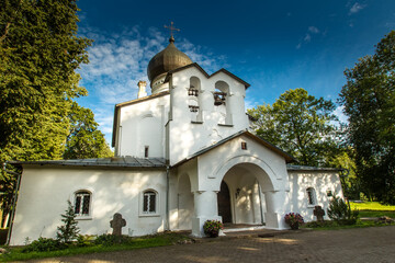 Fototapeta na wymiar Pskov. Ancient church. Orthodox churches of Russia.