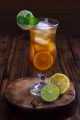 Iced tea with lemon and lime