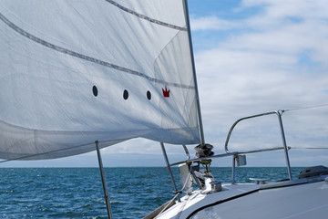 Fototapeta premium Voilier dans le golfe du Morbihan