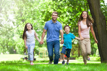 Obraz premium Portrait of young family 