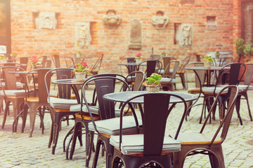 Europees restaurant - tafels en stoelen