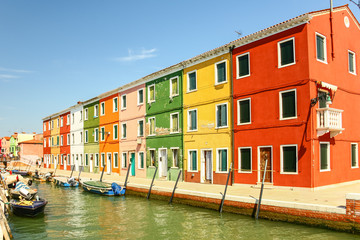 Fototapeta na wymiar Colorful houses on Burano island, Venice Italy.