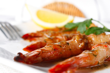 Baked Tiger Shrimps with Greens and Lemon