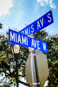 Miami Ave Street sign in Venice Florida