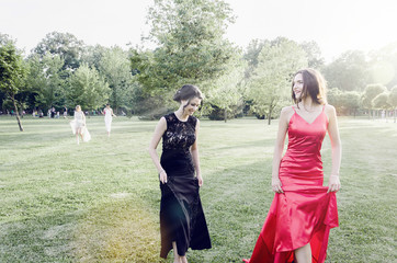 smiling group of girls going to the prom © focusandblur