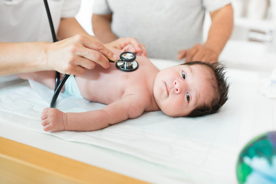 Baby (0-1 months) being examined