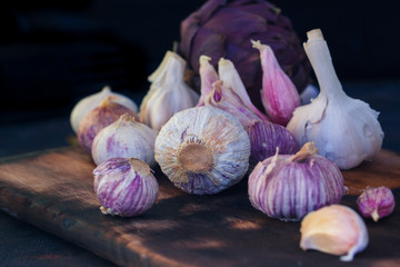  viele rote Knoblauchzwiebeln