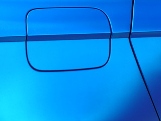 Tankdeckel und Tankklappe eines sportlichen Designer Kombi mit Sonderlackierung Blau Metallic...