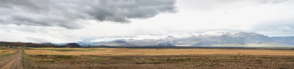 Island - Bergkette -  Panorama -sländischen Nationalparks Pingvellir