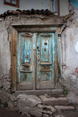 Fototapeta na wymiar Old Wooden Door