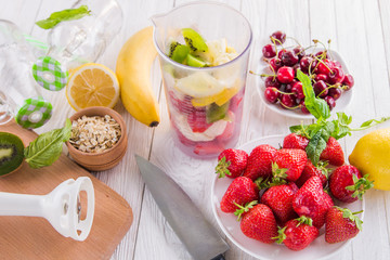 Cooking fruity smoothie