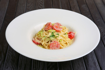 pasta with cheese and tomato