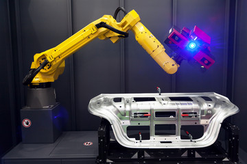Robotic arm with 3D scanner. Automated scanning.