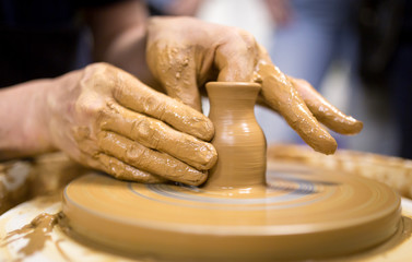 Molding with pottery