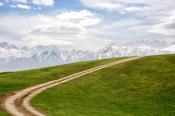 Tanrı Dağlarına Doğru