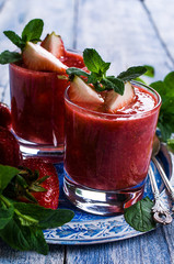 Cold strawberry soup