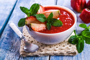 Cold strawberry soup
