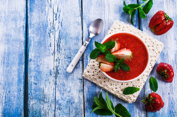 Cold strawberry soup