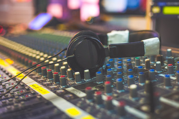 Headphones with sound-mixer Studio
