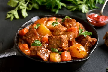 Photo sur Plexiglas Plats de repas Stewed beef and vegetables