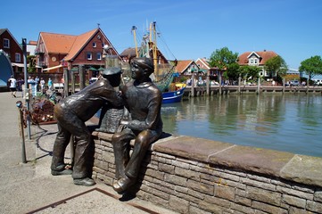 Krabbenfischerhafen von Neuharlingersiel in Ostfriesland