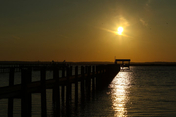 Obraz premium Pier at sunset