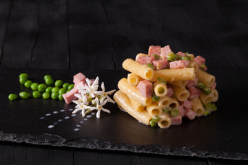 Pasta With Peas And Ham