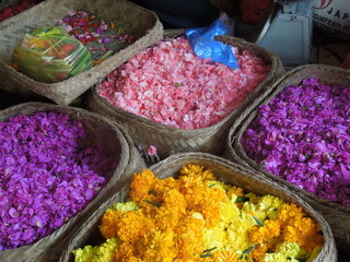 バリ島　供え物用の花