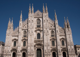 Fototapeta na wymiar Duomo De Milan, the main Cathedral