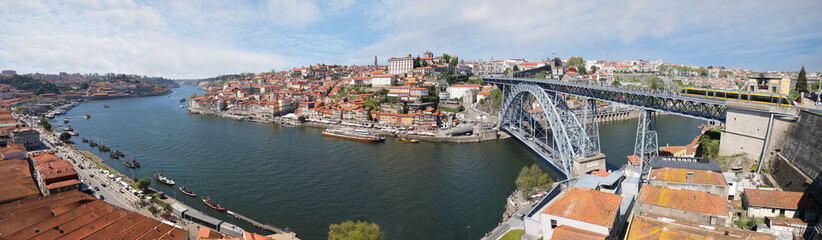Fototapeta na wymiar Panoramic view of Porto city, Portugal