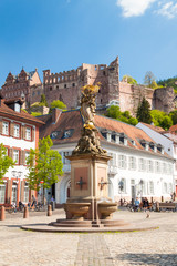 Madonnenstatue in Heidelberg, Deutschland © 1989STUDIO