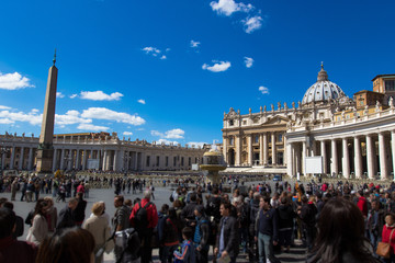 Vatican city was crowded by tourists