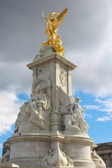 Fototapeta na wymiar the monument of Queen Victoria