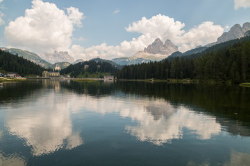 Il Lago di Misurina e le Tre Cime di Lavaredo, Cadore, Belluno, Veneto, Italia