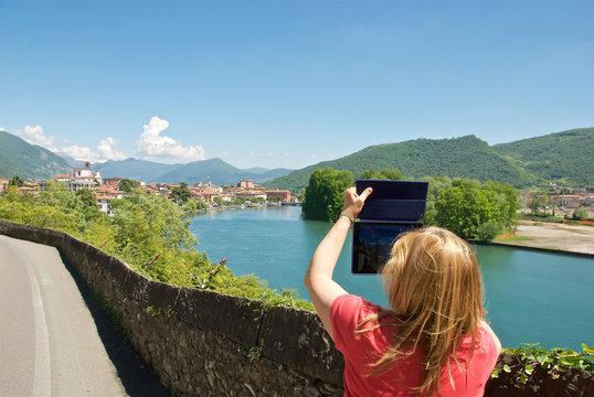 Veduta di Sarnico sul lago d'Iseo