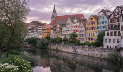 Fototapeta na wymiar Abendliche Stimmung in Tübingen am Neckar