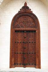 Porte sculptée