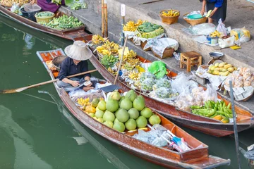 Foto op Plexiglas Damnoen Saduak floating market in Ratchaburi near Bangkok, Thailand © Southtownboy Studio