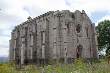 Fototapeta na wymiar iglesia abandonada