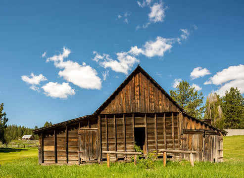 Ristic old barn in the Idaho mountains