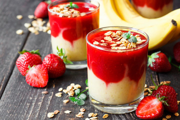 Strawberry banana smoothie