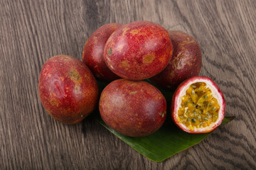 Maracuya - Tropical famous passion fruit