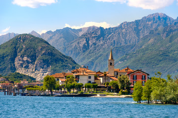 Fototapeta na wymiar Isola dei Pescatori (Fishermen’s Island) on Lake Maggiore, Stresa village, Piedmont region, Italy