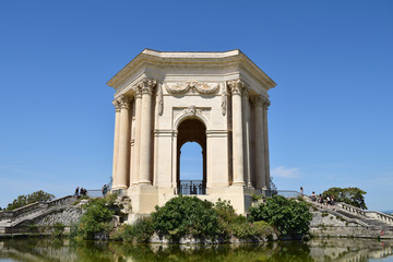 Fototapeta na wymiar Château d'eau du Peyrou à Montpellier
