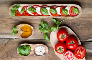 Obrazy na Plexi  Ser mozzarella pomidor i bazylia